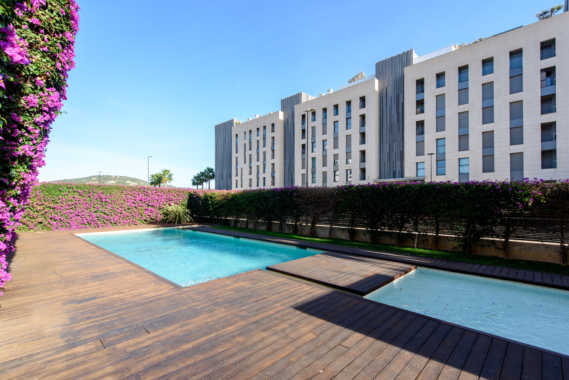 Resa Estates Ibiza te koop penthouse Marina botafoch for sale Ibiza pool 2.jpg